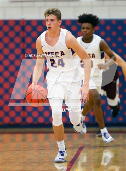 Thumbnail 1 in Mesa vs. Desert Mountain (McClintock Holiday Shootout) photogallery.