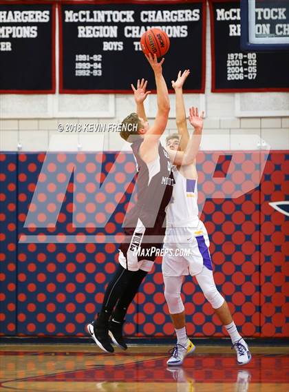 Thumbnail 3 in Mesa vs. Desert Mountain (McClintock Holiday Shootout) photogallery.