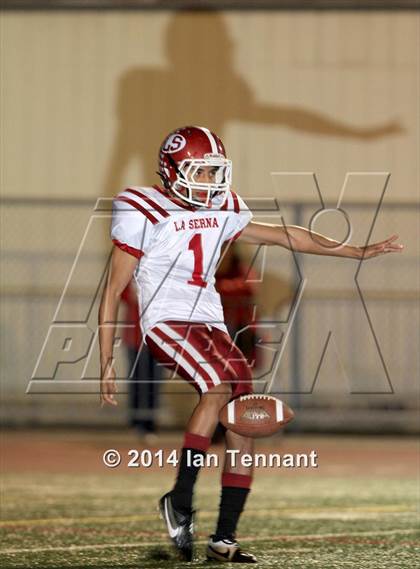 Thumbnail 1 in La Serna vs. Crescenta Valley (CIF SS Playoff Semifinal) photogallery.