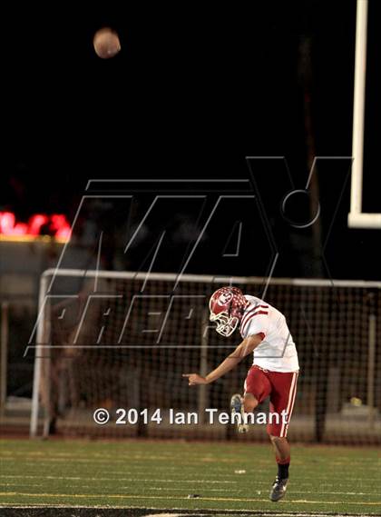 Thumbnail 3 in La Serna vs. Crescenta Valley (CIF SS Playoff Semifinal) photogallery.