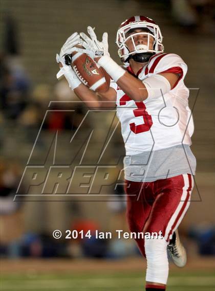 Thumbnail 1 in La Serna vs. Crescenta Valley (CIF SS Playoff Semifinal) photogallery.