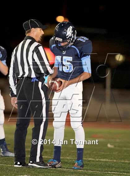 Thumbnail 1 in La Serna vs. Crescenta Valley (CIF SS Playoff Semifinal) photogallery.