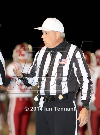 Thumbnail 3 in La Serna vs. Crescenta Valley (CIF SS Playoff Semifinal) photogallery.