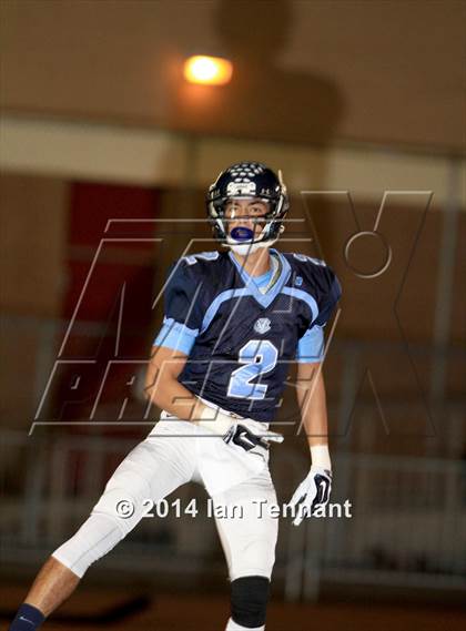 Thumbnail 2 in La Serna vs. Crescenta Valley (CIF SS Playoff Semifinal) photogallery.