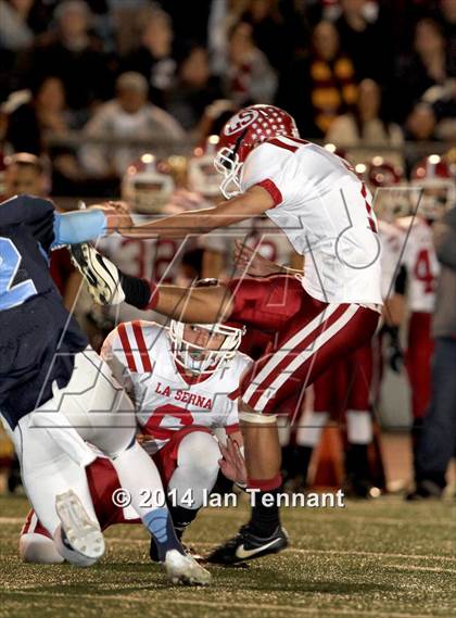 Thumbnail 1 in La Serna vs. Crescenta Valley (CIF SS Playoff Semifinal) photogallery.