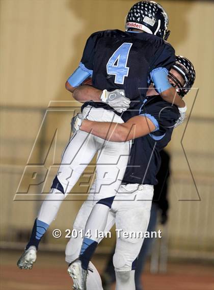 Thumbnail 1 in La Serna vs. Crescenta Valley (CIF SS Playoff Semifinal) photogallery.