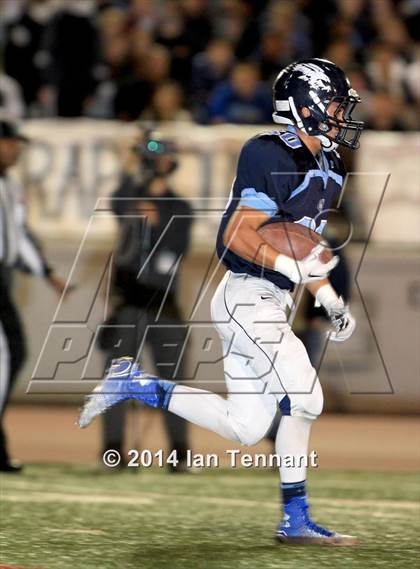 Thumbnail 1 in La Serna vs. Crescenta Valley (CIF SS Playoff Semifinal) photogallery.
