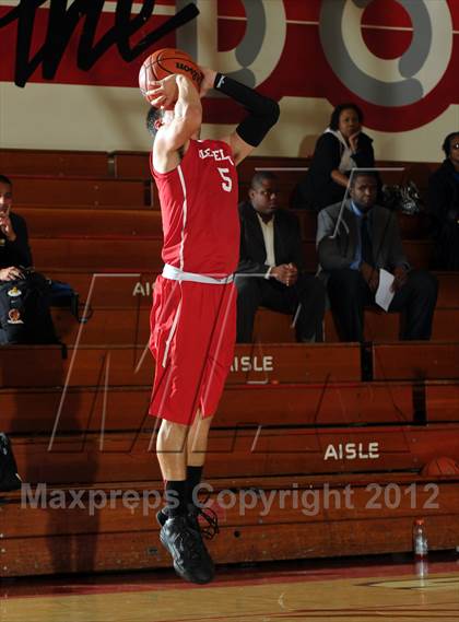 Thumbnail 2 in Cleveland vs. Chino Hills (Rose City Roundball Classic) photogallery.
