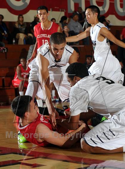 Thumbnail 3 in Cleveland vs. Chino Hills (Rose City Roundball Classic) photogallery.