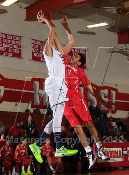 Thumbnail 1 in Cleveland vs. Chino Hills (Rose City Roundball Classic) photogallery.