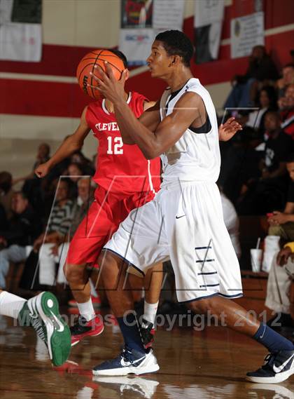 Thumbnail 2 in Cleveland vs. Chino Hills (Rose City Roundball Classic) photogallery.