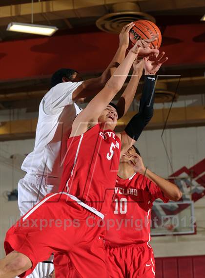 Thumbnail 2 in Cleveland vs. Chino Hills (Rose City Roundball Classic) photogallery.
