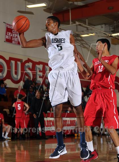 Thumbnail 3 in Cleveland vs. Chino Hills (Rose City Roundball Classic) photogallery.