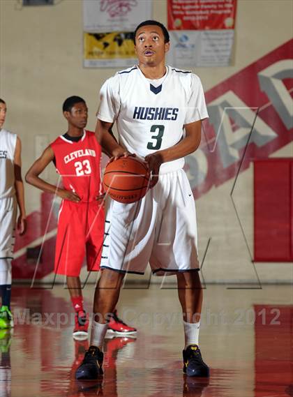 Thumbnail 2 in Cleveland vs. Chino Hills (Rose City Roundball Classic) photogallery.