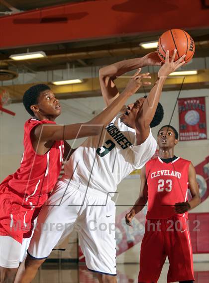 Thumbnail 3 in Cleveland vs. Chino Hills (Rose City Roundball Classic) photogallery.