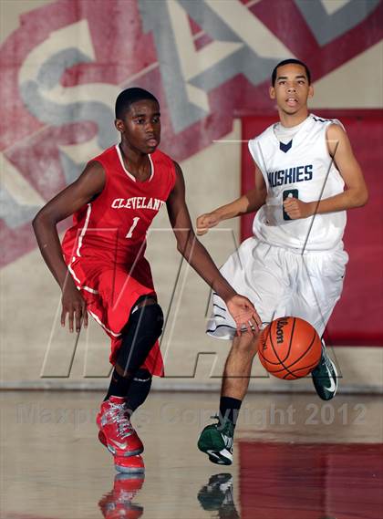 Thumbnail 3 in Cleveland vs. Chino Hills (Rose City Roundball Classic) photogallery.