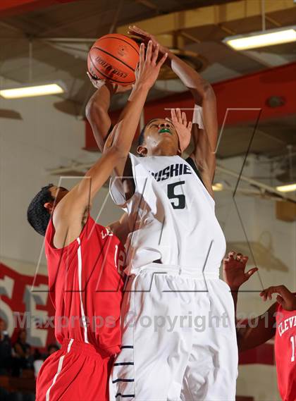 Thumbnail 2 in Cleveland vs. Chino Hills (Rose City Roundball Classic) photogallery.