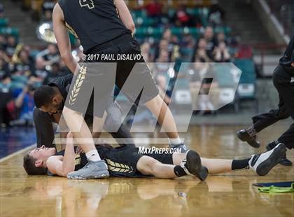 Thumbnail 1 in Rock Canyon vs. Grandview (CHSAA 5A Great 8) photogallery.