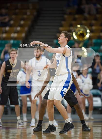 Thumbnail 2 in Rock Canyon vs. Grandview (CHSAA 5A Great 8) photogallery.