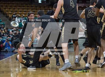 Thumbnail 3 in Rock Canyon vs. Grandview (CHSAA 5A Great 8) photogallery.