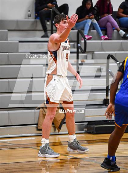 Thumbnail 1 in Caldwell vs La Vega photogallery.