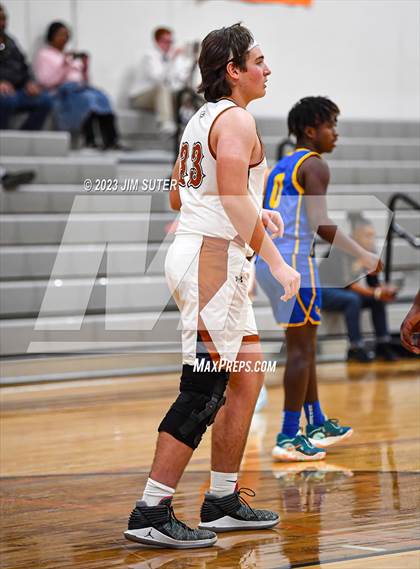 Thumbnail 2 in Caldwell vs La Vega photogallery.