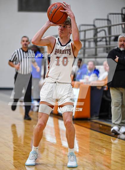 Thumbnail 3 in Caldwell vs La Vega photogallery.