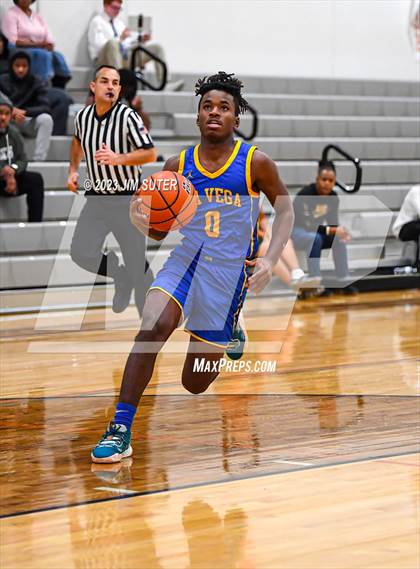 Thumbnail 1 in Caldwell vs La Vega photogallery.