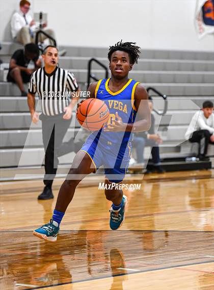 Thumbnail 3 in Caldwell vs La Vega photogallery.
