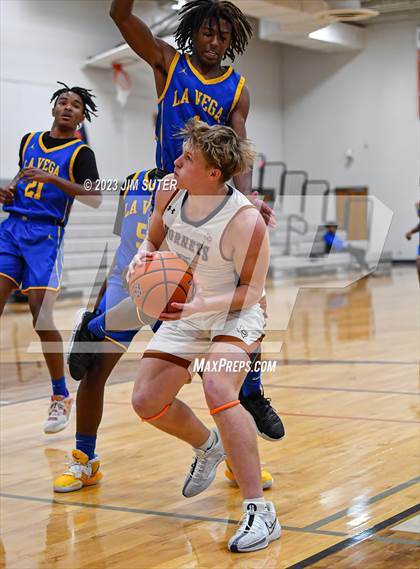 Thumbnail 3 in Caldwell vs La Vega photogallery.
