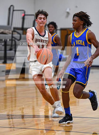 Thumbnail 1 in Caldwell vs La Vega photogallery.