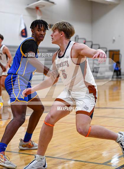 Thumbnail 2 in Caldwell vs La Vega photogallery.