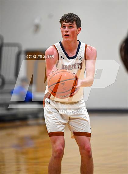 Thumbnail 3 in Caldwell vs La Vega photogallery.