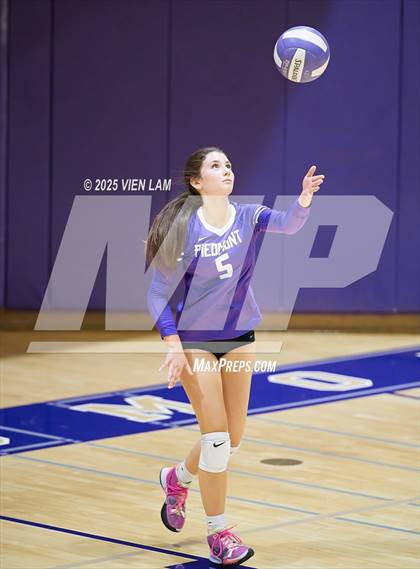 Thumbnail 3 in JV: Bishop O'Dowd @ Piedmont photogallery.