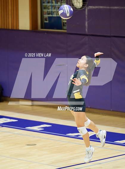 Thumbnail 2 in JV: Bishop O'Dowd @ Piedmont photogallery.