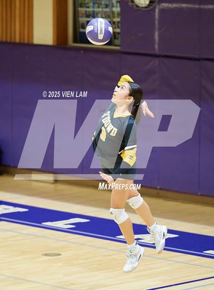 Thumbnail 3 in JV: Bishop O'Dowd @ Piedmont photogallery.
