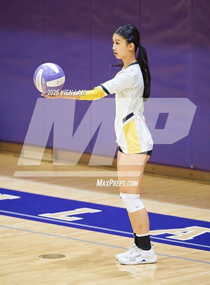 Thumbnail 2 in JV: Bishop O'Dowd @ Piedmont photogallery.