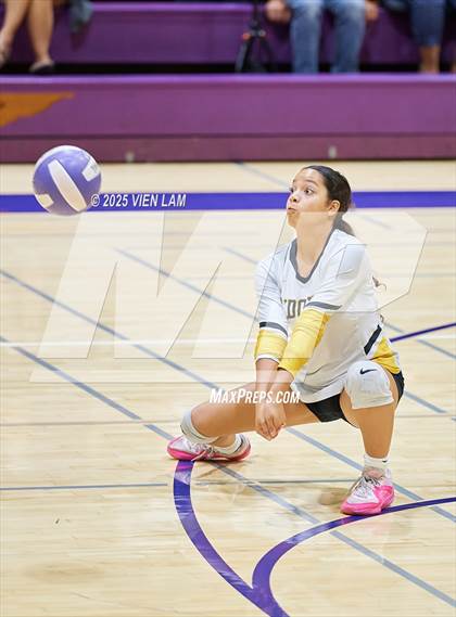 Thumbnail 1 in JV: Bishop O'Dowd @ Piedmont photogallery.