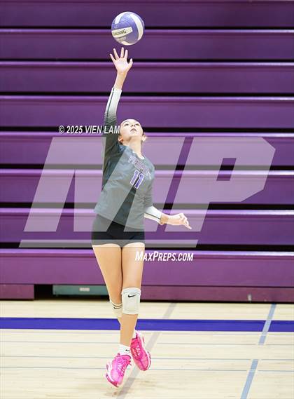 Thumbnail 2 in JV: Bishop O'Dowd @ Piedmont photogallery.