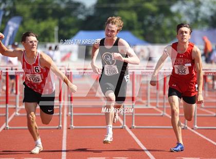 Thumbnail 3 in PIAA State Track and Field Championships photogallery.