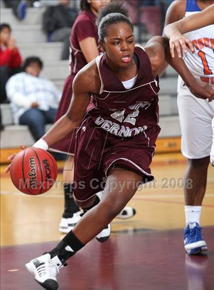 Thumbnail 3 in Wilson vs. Mount Vernon (Lady Greyhound Classic) photogallery.