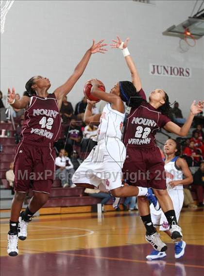Thumbnail 2 in Wilson vs. Mount Vernon (Lady Greyhound Classic) photogallery.