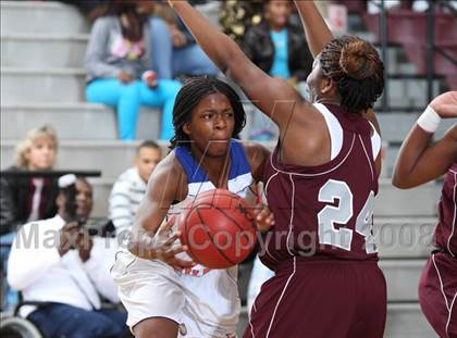 Thumbnail 3 in Wilson vs. Mount Vernon (Lady Greyhound Classic) photogallery.