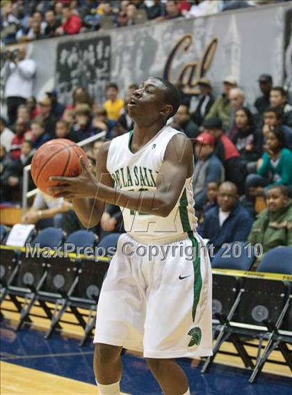 Thumbnail 3 in De La Salle vs. Fairfax (MLK Classic) photogallery.