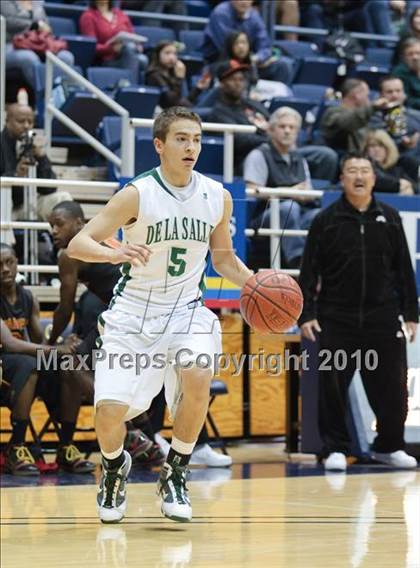 Thumbnail 2 in De La Salle vs. Fairfax (MLK Classic) photogallery.