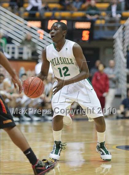Thumbnail 2 in De La Salle vs. Fairfax (MLK Classic) photogallery.