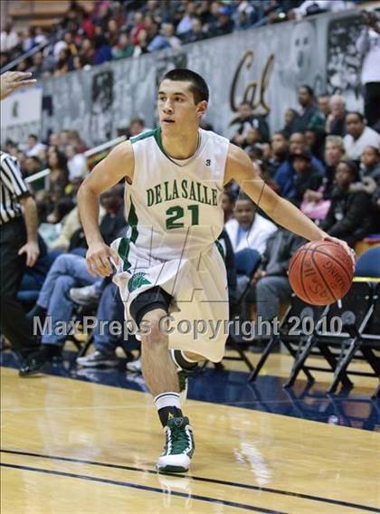 Thumbnail 3 in De La Salle vs. Fairfax (MLK Classic) photogallery.