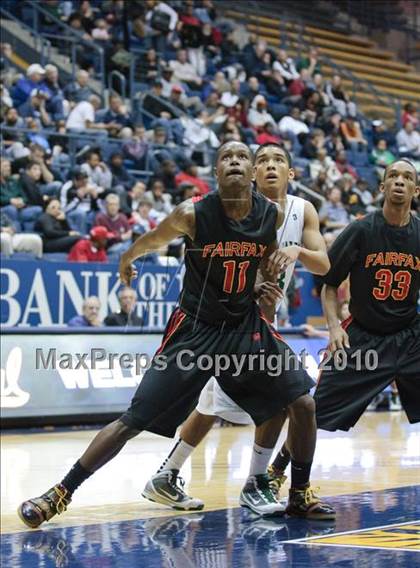 Thumbnail 2 in De La Salle vs. Fairfax (MLK Classic) photogallery.