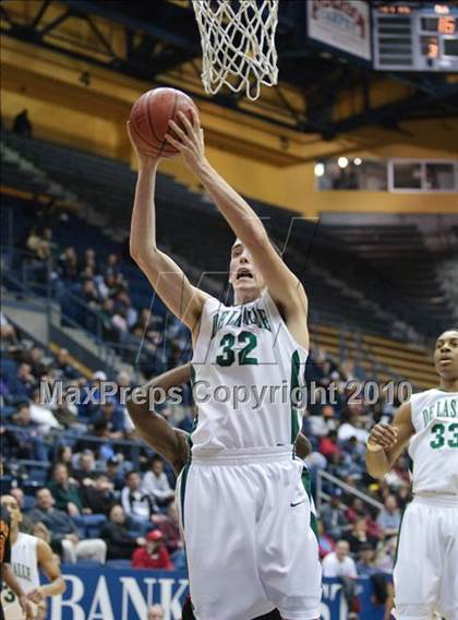 Thumbnail 2 in De La Salle vs. Fairfax (MLK Classic) photogallery.