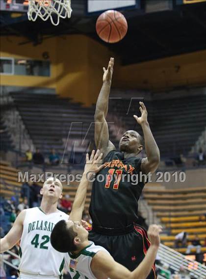 Thumbnail 3 in De La Salle vs. Fairfax (MLK Classic) photogallery.